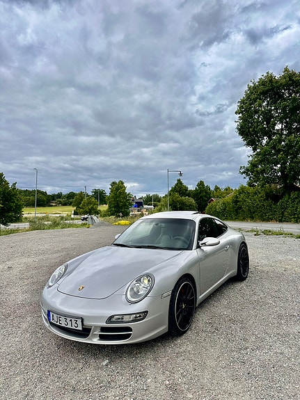 Porsche 911 Carrera S 10 of 14