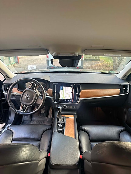 Volvo V90 4 of 11