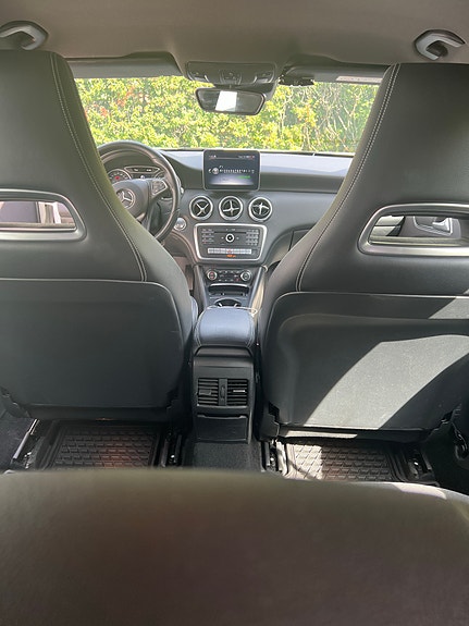 Mercedes-Benz A180 3 of 10
