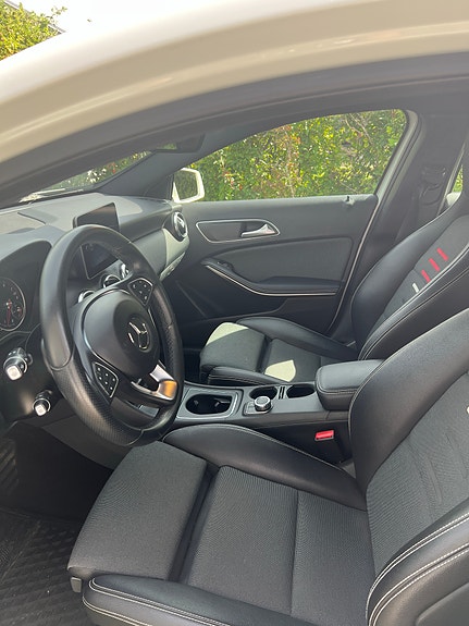 Mercedes-Benz A180 4 of 10