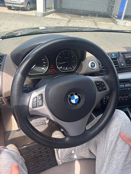 BMW 120i 5 of 10
