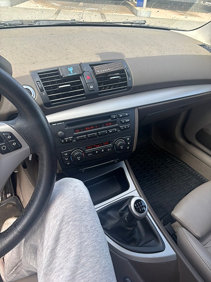 BMW 120i 6 of 10