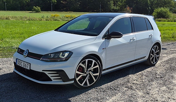 Volkswagen Golf VII 13 of 14