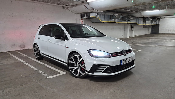 Volkswagen Golf VII 11 of 14
