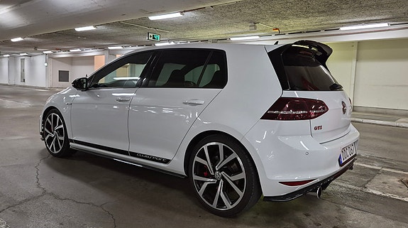 Volkswagen Golf VII 12 of 14