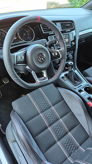 Volkswagen Golf VII 10 of 14