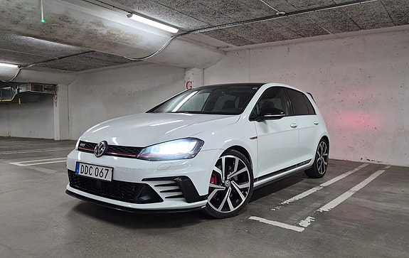 Volkswagen Golf VII 8 of 14