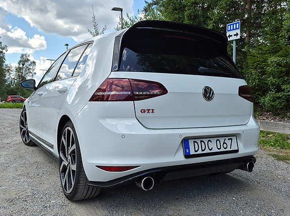 Volkswagen Golf VII 4 of 14