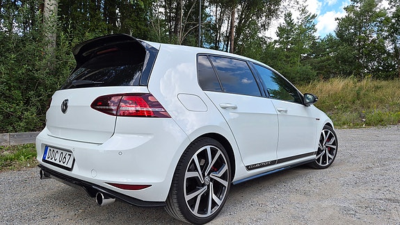 Volkswagen Golf VII 3 of 14