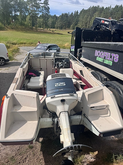 Maxum 2100 225hk evinrude BYTES 3 of 4