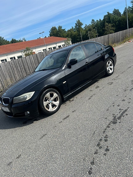 BMW 320d 3 of 9