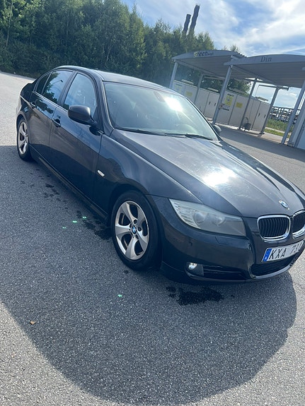 BMW 320d 2 of 9