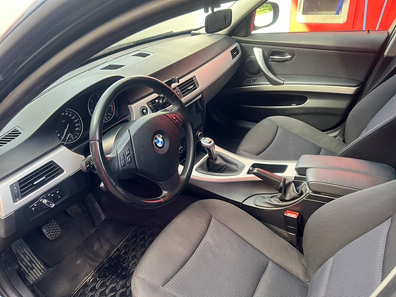 BMW 320d 6 of 9