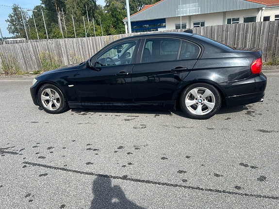 BMW 320d 4 of 9