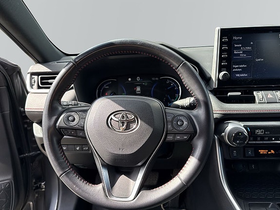 Toyota RAV4 10 of 14