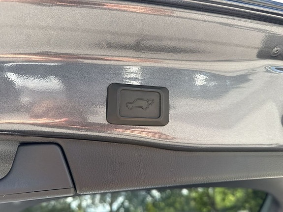 Toyota RAV4 14 of 14