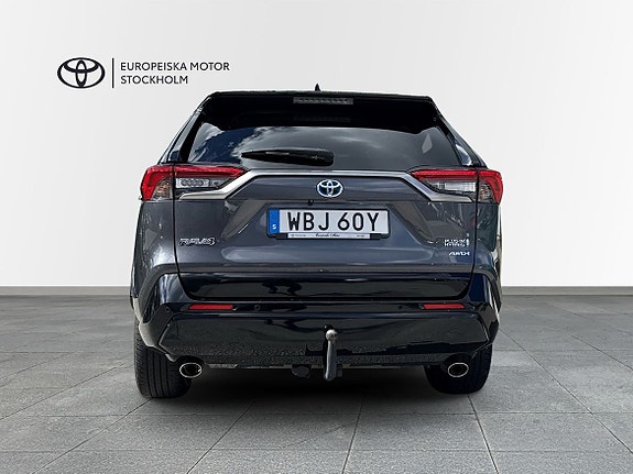Toyota RAV4 5 of 14