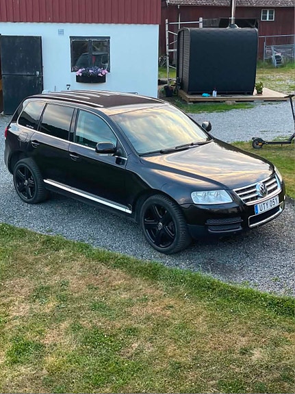 Volkswagen Touareg 3 of 11