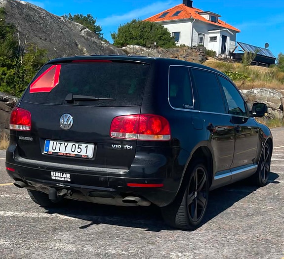 Volkswagen Touareg 2 of 11