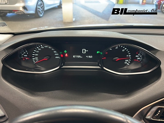 Peugeot 308 10 of 14