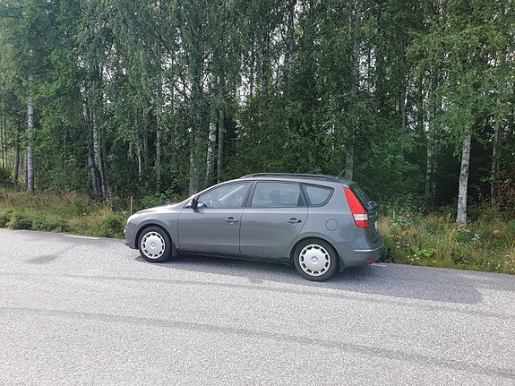 Hyundai i30 2 of 5