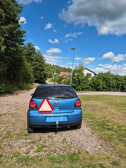 Volkswagen Polo 2 of 6