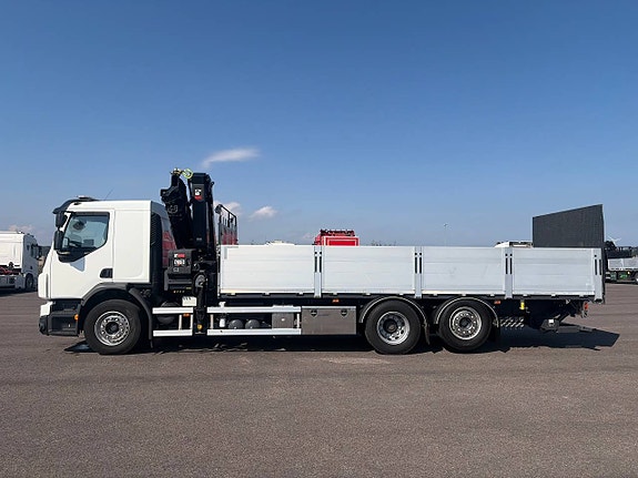 Volvo FE 350 Brädgårdsbil Hiab Kran Låg mil 2 of 12