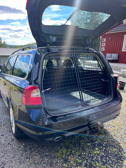 Volvo V70 3 of 3