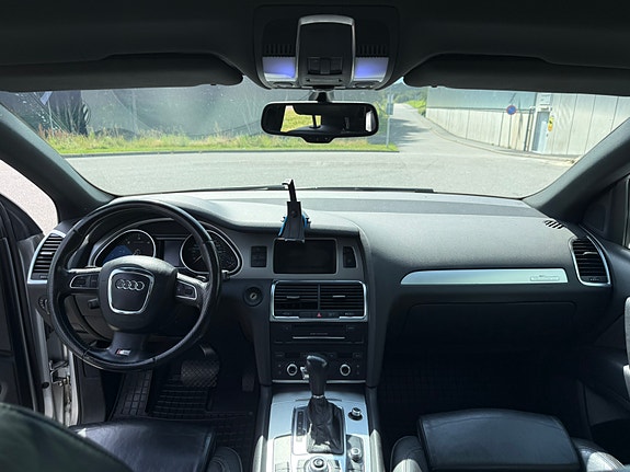 Audi Q7 8 of 9