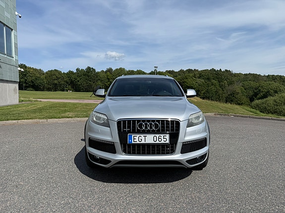 Audi Q7 4 of 9