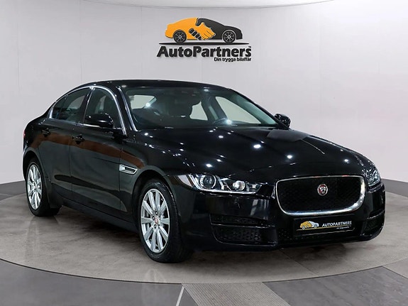 Jaguar XE 2 of 23