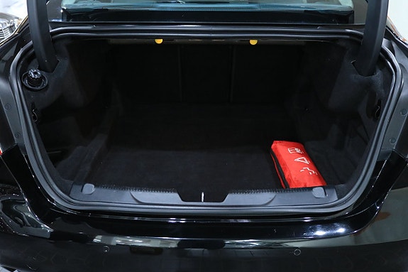 Jaguar XE 22 of 23