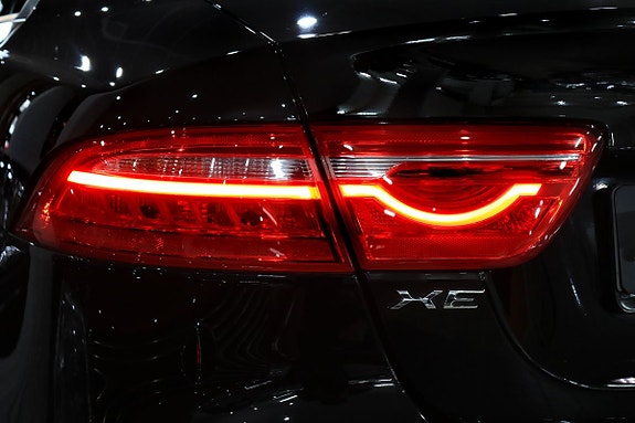 Jaguar XE 11 of 23