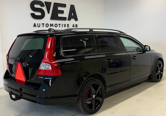 Volvo V70 2 of 10