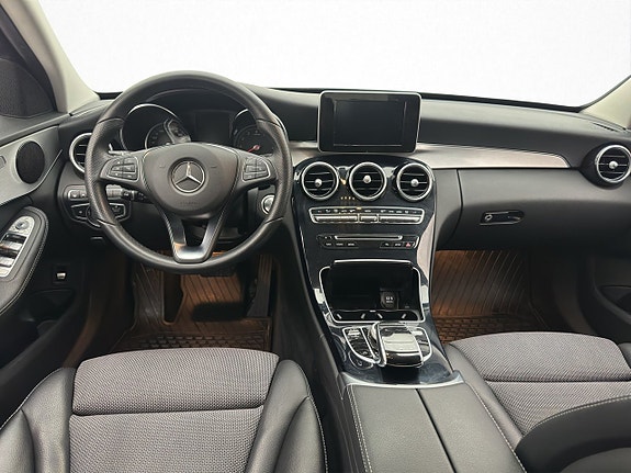 Mercedes-Benz C200 16 of 30