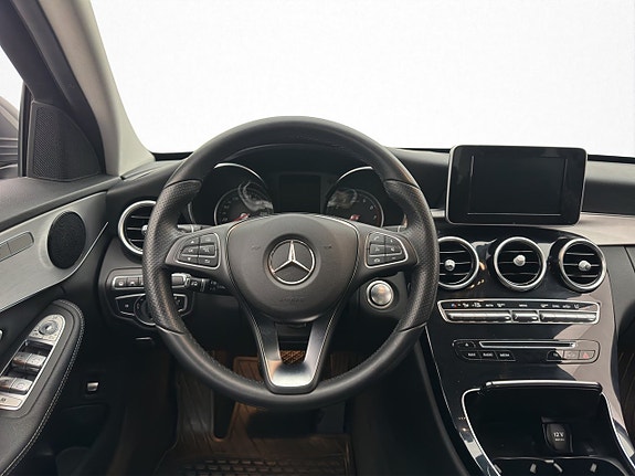 Mercedes-Benz C200 11 of 30