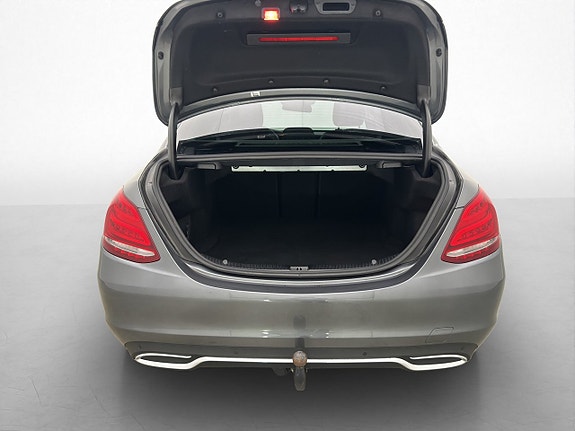 Mercedes-Benz C200 9 of 30