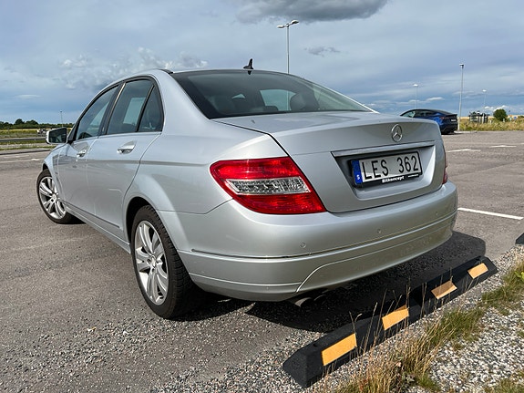 Mercedes-Benz C180 3 of 10