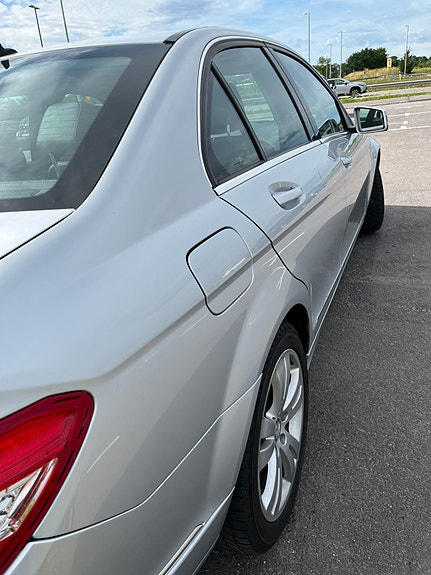 Mercedes-Benz C180 4 of 10