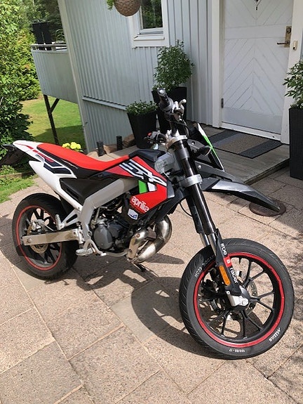 Aprilia SX50 Factory 3 of 4