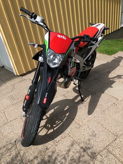 Aprilia SX50 Factory 2 of 4