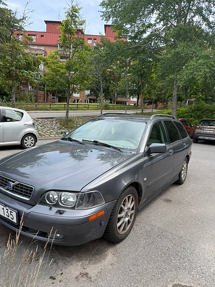 Volvo V40 4 of 4