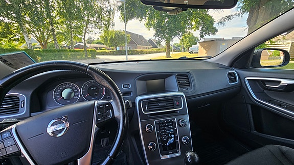 Volvo S60 5 of 7