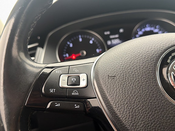 Volkswagen Passat 25 of 30