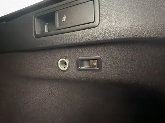 Volkswagen Passat 12 of 30