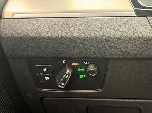 Volkswagen Passat 26 of 30