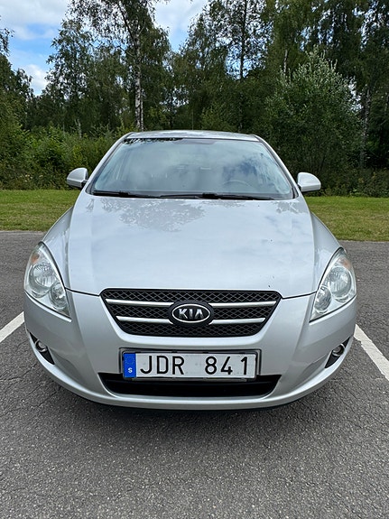Kia Ceed 3 of 5