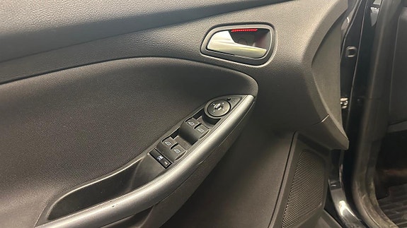 Ford Focus 8 of 21
