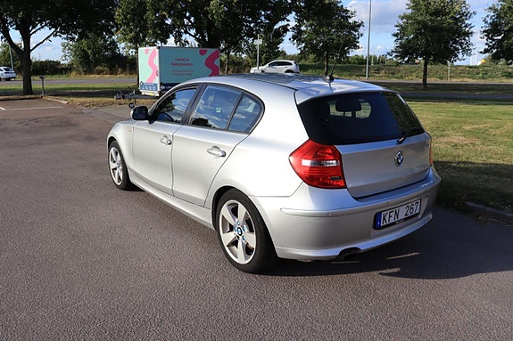 BMW 118i 4 of 6