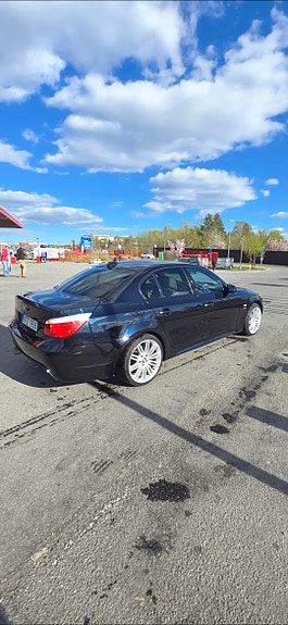 BMW 525d 4 of 9